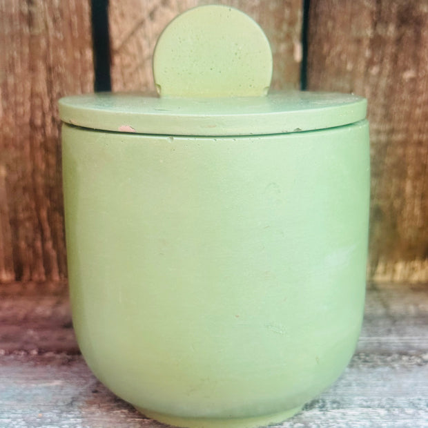 Sea Dreams candle top view – coconut wax in handcrafted concrete