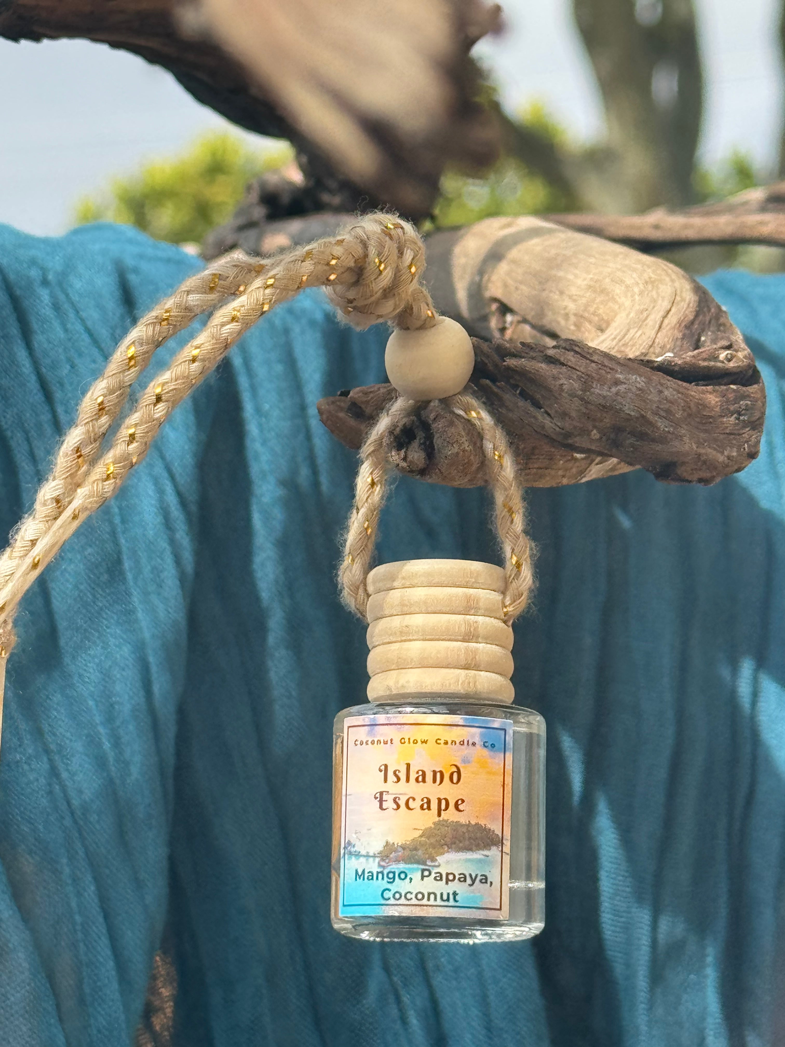 Coconut Glow Hanging Car Diffuser close-up – natural coastal fragrance